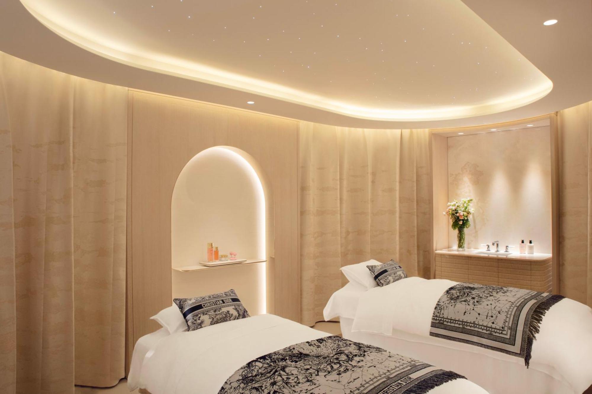 Plaza Athénée - Dorchester Collection 5*