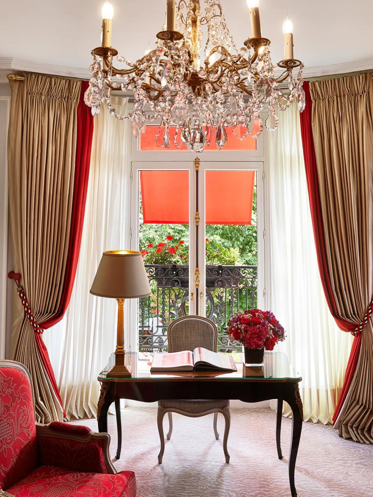 Plaza Athénée - Dorchester Collection Hotel