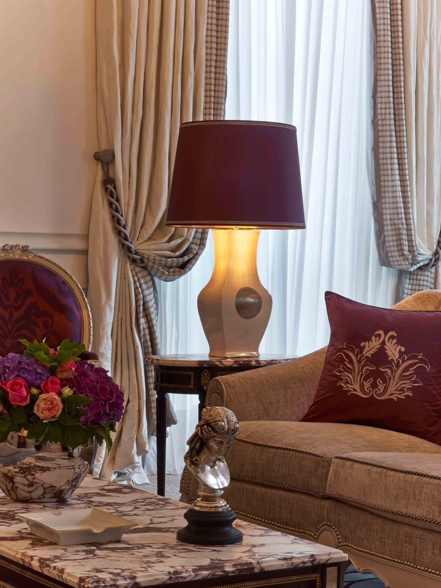 Plaza Athénée - Dorchester Collection