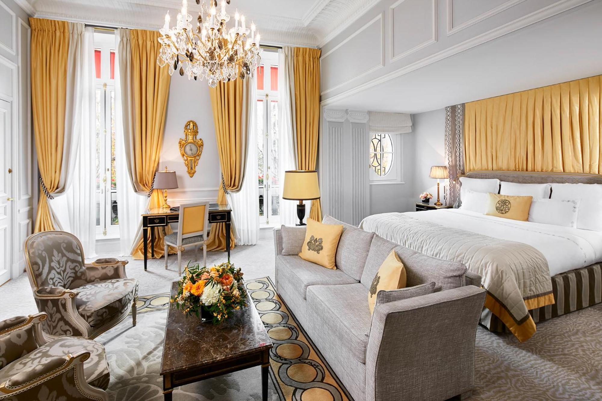 Plaza Athénée - Dorchester Collection Hotel