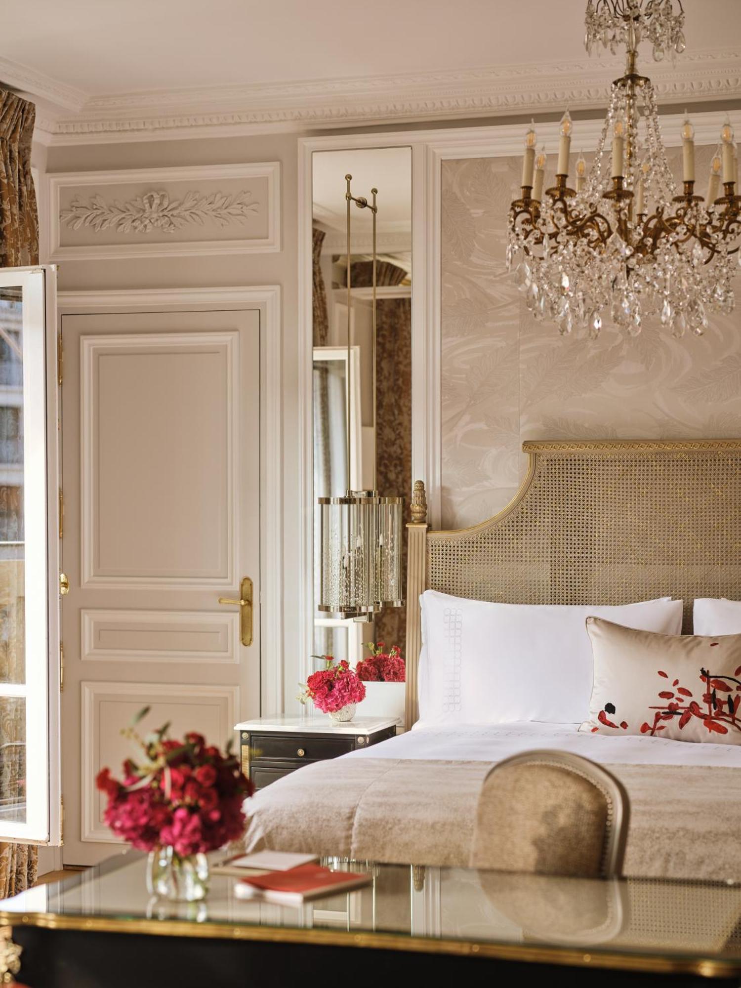 Plaza Athénée - Dorchester Collection Hotel