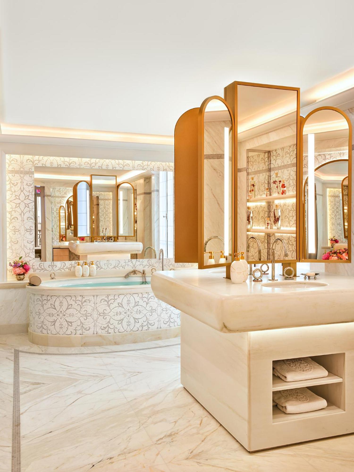 Plaza Athénée - Dorchester Collection París