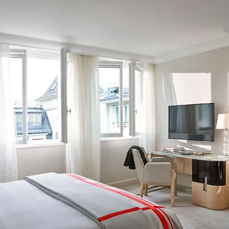 Hôtel Plaza Athénée - Dorchester Collection Paris Extérieur photo
