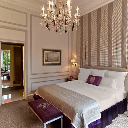 Hôtel Plaza Athénée - Dorchester Collection Paris Extérieur photo