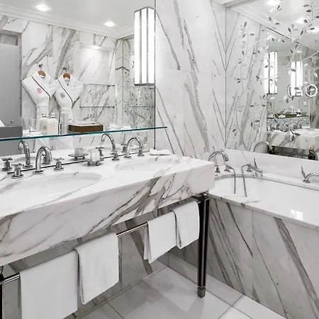 Hôtel Plaza Athénée - Dorchester Collection Paris Extérieur photo