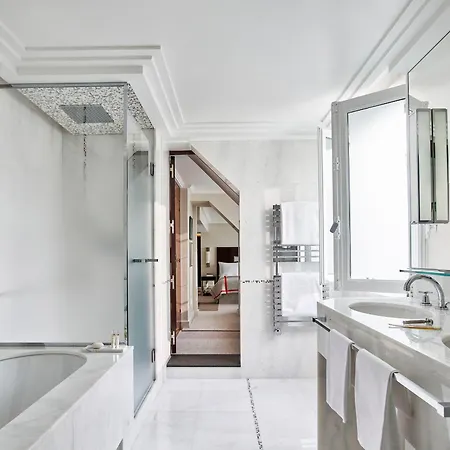 Hôtel Plaza Athénée - Dorchester Collection Paris Extérieur photo