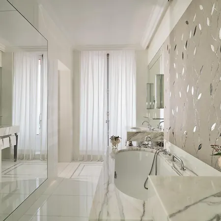 Hôtel Plaza Athénée - Dorchester Collection Paris Extérieur photo