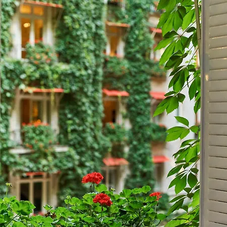 Hôtel Plaza Athénée - Dorchester Collection Paris Extérieur photo
