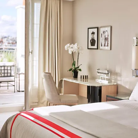 Hôtel Plaza Athénée - Dorchester Collection Paris Extérieur photo