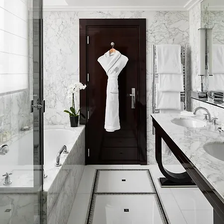 Hôtel Plaza Athénée - Dorchester Collection Paris Extérieur photo