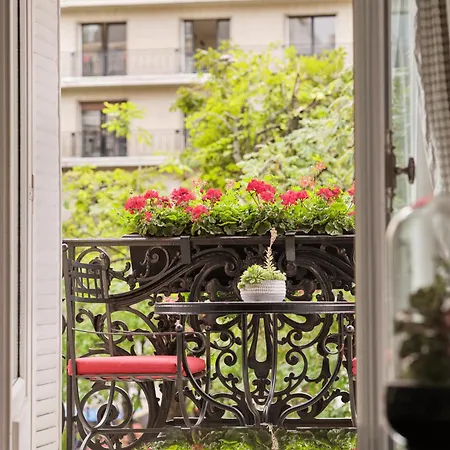 Hôtel Plaza Athénée - Dorchester Collection Paris Extérieur photo