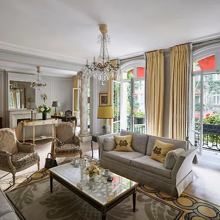 Hotel Plaza Athenee - Dorchester Collection Paris Exterior photo
