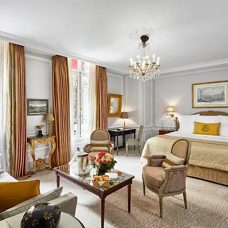 Hotel Plaza Athenee - Dorchester Collection Paris Exterior photo