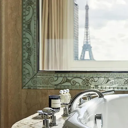Hôtel Plaza Athénée - Dorchester Collection Paris Extérieur photo