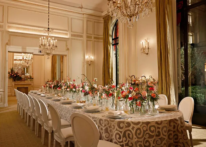 Hôtel Plaza Athénée - Dorchester Collection